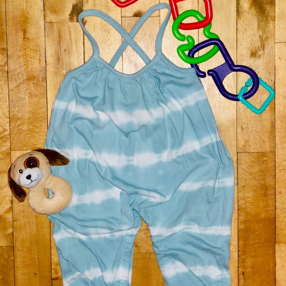 🐝🎀 Blue and white tydye romper